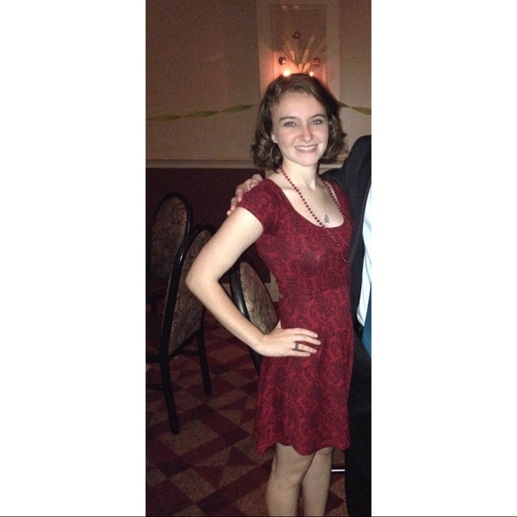 Red Short Sleeve Dress with Black Pattern - Picture 6 of 6